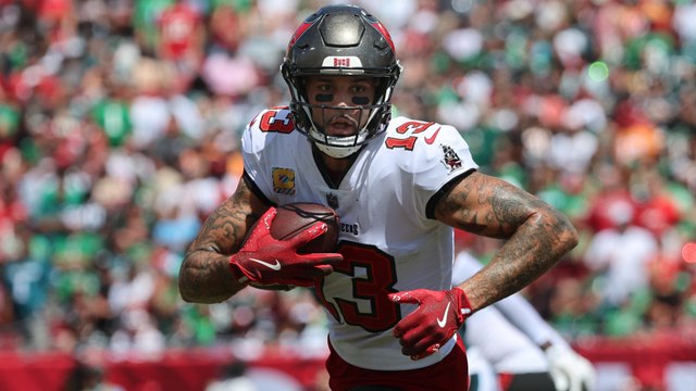 Betting Odds for NFL TNF Props: Evans, Mooney, and Irving