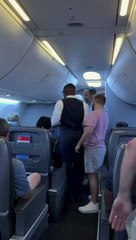 Passageiros separam casal e enfrentam marido violento em pleno voo