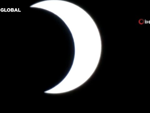 Güneş tutulmasının ateş çemberi oluşturduğu anlar
