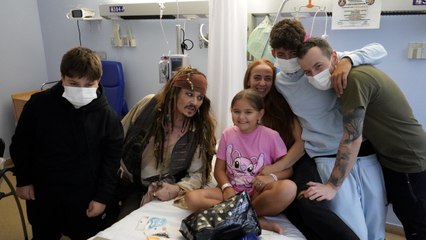 Johnny Depp visits children's hospital as Jack Sparrow