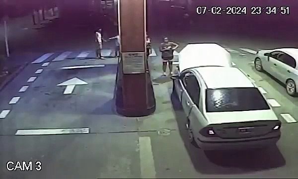 Explotó un auto con 20 kilos de cocaína cuando cargaba GNC