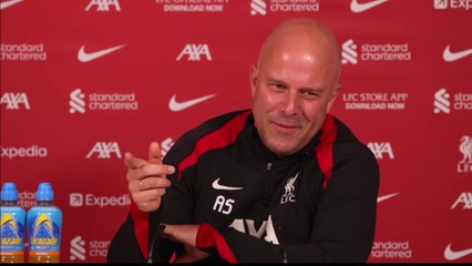 Slot jokes about constantly being asked on Salah, Trent and VVD contracts