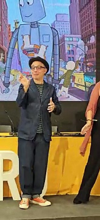 El director Pablo Berger recibe el premio Diboos de Honor, en el marco del Weird Market.