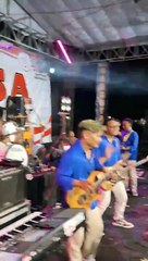 yang pake baju ungu bikin penasaran