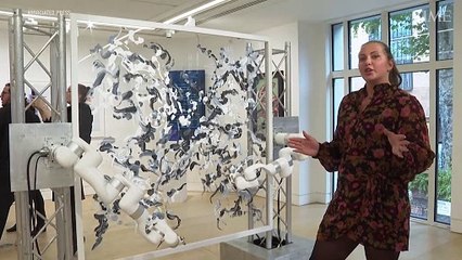 AI Robotic Arms Have Learned to Copy an Artist's Brush Strokes