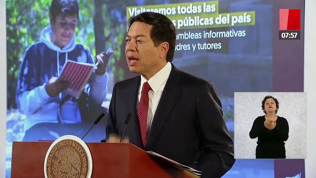 Mario Delgado anuncia nueva beca universal para todos los estudiantes de nivel básico