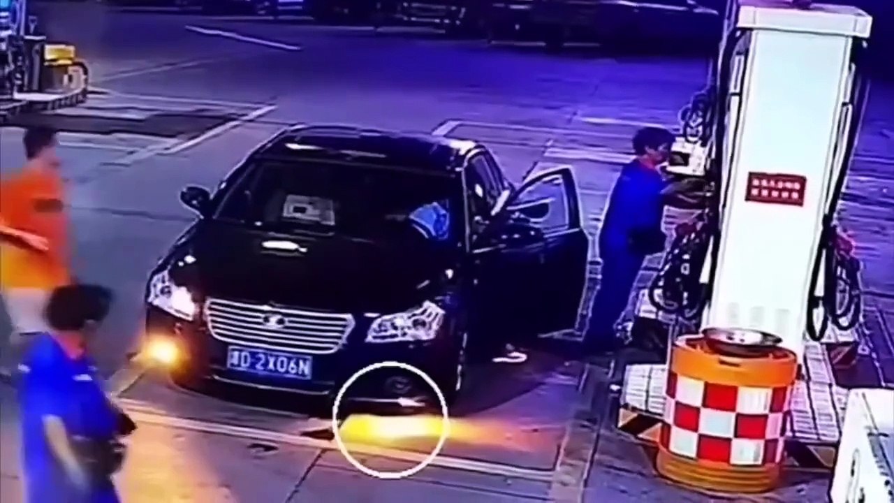 Une expérience palpitante à la station-service... mais pas du tout !