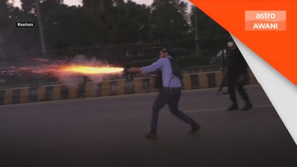 Protes di Pakistan: Polis lepaskan gas pemedih mata suraikan perhimpunan anti-kerajaan