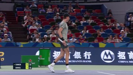 Jannik Sinner Surpasses 250 Victories at Shanghai Masters 🎾