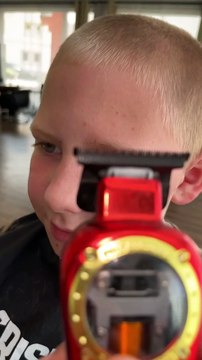 R9 Super Saiyajin Edition @Crispy Cousins #barber #friseur #r9 #buzzcut #hairtransformation #shave