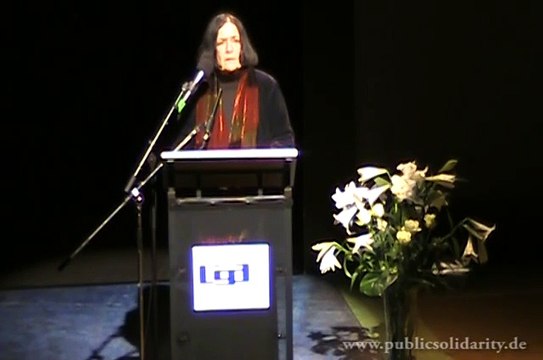 Einführende Worte zum Musikstück “The Dove for Mordechai Vanunu” von Fanny Michaela - Teil 9 von 11 der Nicht Verleihung der Carl-von-Ossietzky Medallie an Mordechai Vanunu 2010 in Berlin