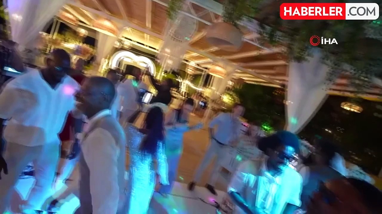 İngilizler Marmaris'te Düğün Yapmayı Tercih Ediyor