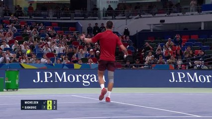 Descargar video: Shanghai - Bousculé par Michelsen, Djokovic s'impose pour son retour