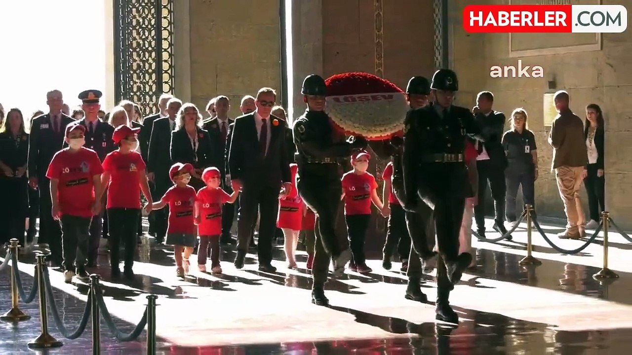 LÖSEV, Cumhuriyet'in 101. Yılında Anıtkabir'i Ziyaret Etti