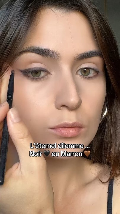 Make up noir ou marron ? 