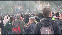 Scontri, fumogeni e cariche al corteo pro-Palestina a Roma
