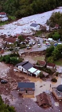 Bosna Hersek'te sel felaketi sonrası yaralar sarılmaya çalışılıyor: Can kaybı 13'e düştü
