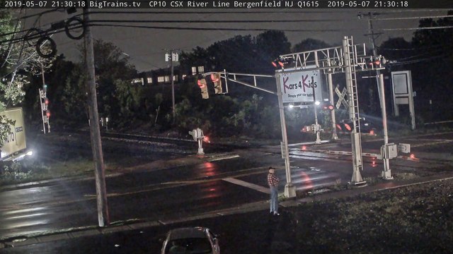 5- 7-2019 21_30 sb mix CSX 8761, 3150, 737 Q403