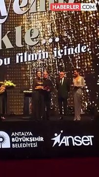 61. Uluslararası Antalya Altın Portakal Film Festivali kırmızı halıda