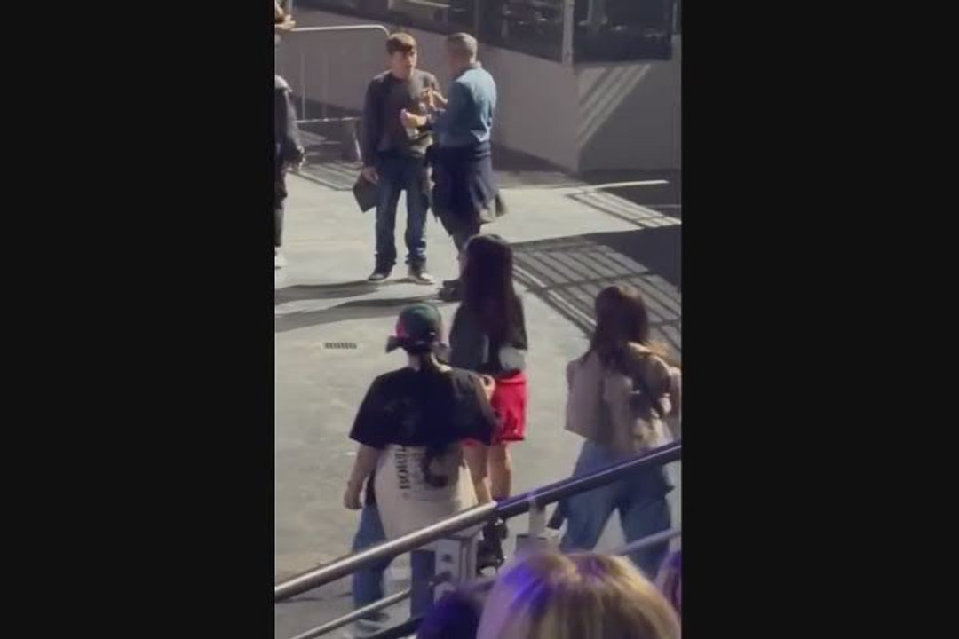 Tony Effe in concerto a Roma, c’è anche Giulia De Lellis - Video