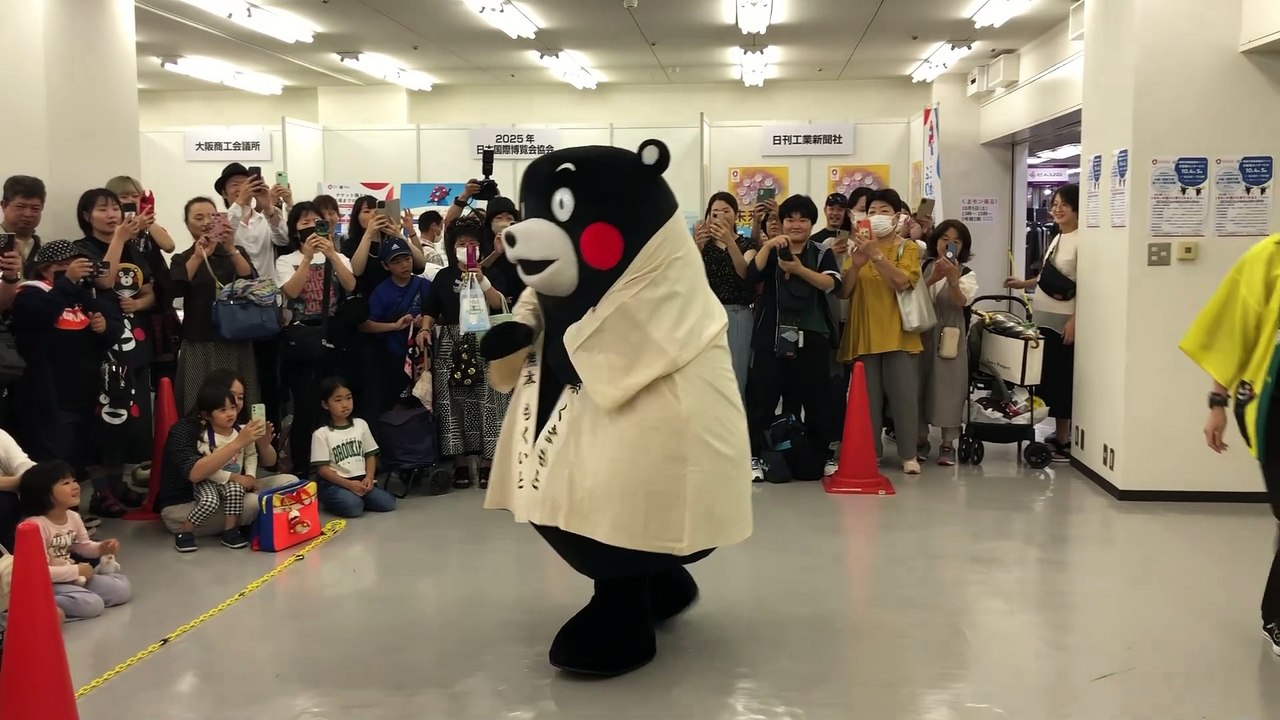 某所の催し物にて　くまモン登場シーン
