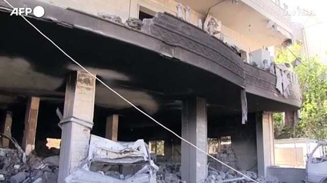 Libano, edifici distrutti dopo gli attacchi israeliani di stamani