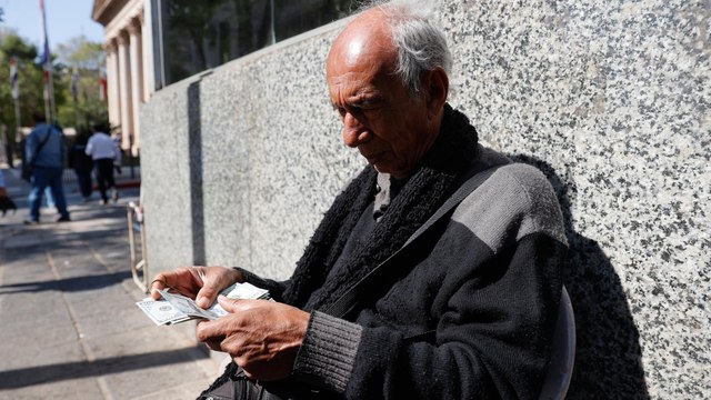 Hemos tenido un aumento en precios de productos de todo tipo sin que los salarios reaccionen : Clynton López, director de economía de la UFM