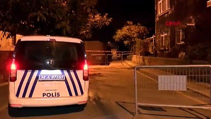 İstanbul- Üsküdar'da yol çöktü; 3 katlı bina boşaltıldı