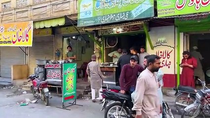 Pakistan Street Food VS India Street Food!! Who does it better