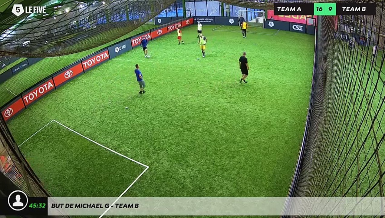 But de Michael G - Team B