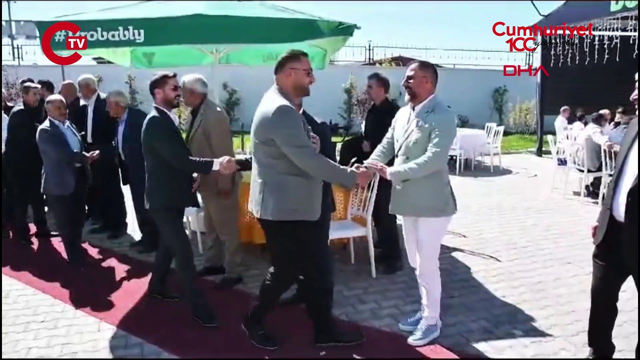 Van’da aşiret düğününde geline 4 kilo altın, damada 10 milyon TL takıldı