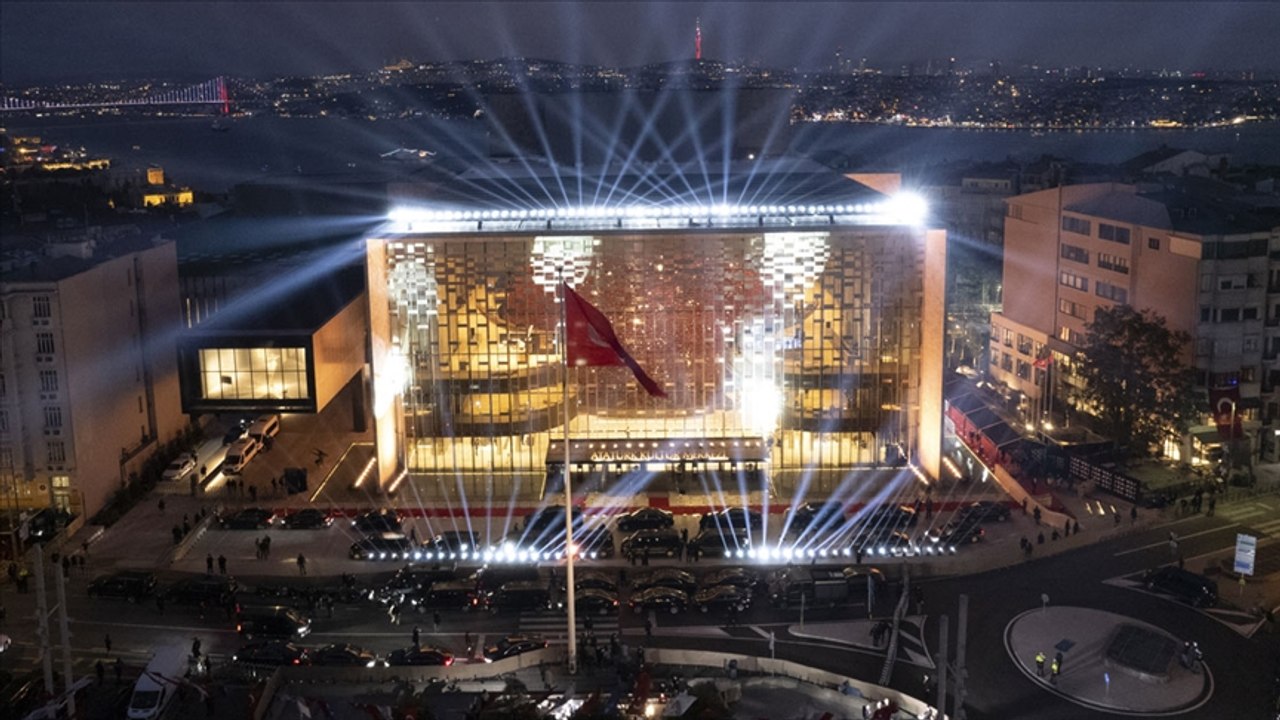 İstanbul Kültür Yolu Festivali sanatla buluşturuyor: Bakan Ersoy paylaştı