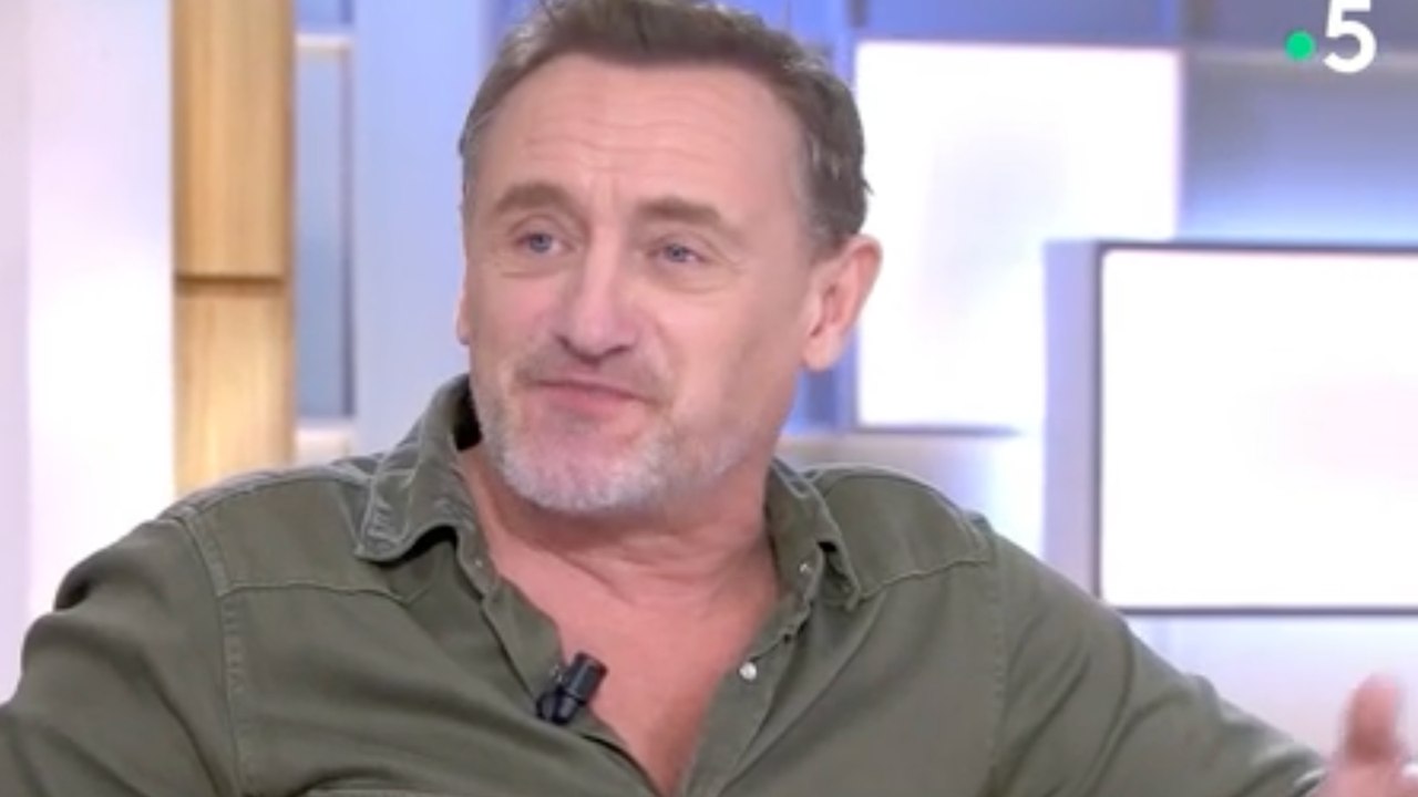 "Il paraît que t'es mort" : Jean-Paul Rouve, très ému, rend hommage à son ami Michel Blanc