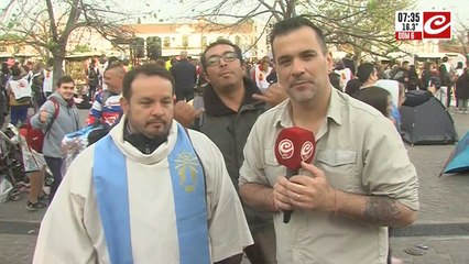 Peregrinación a Luján: la bendición del padre Mario