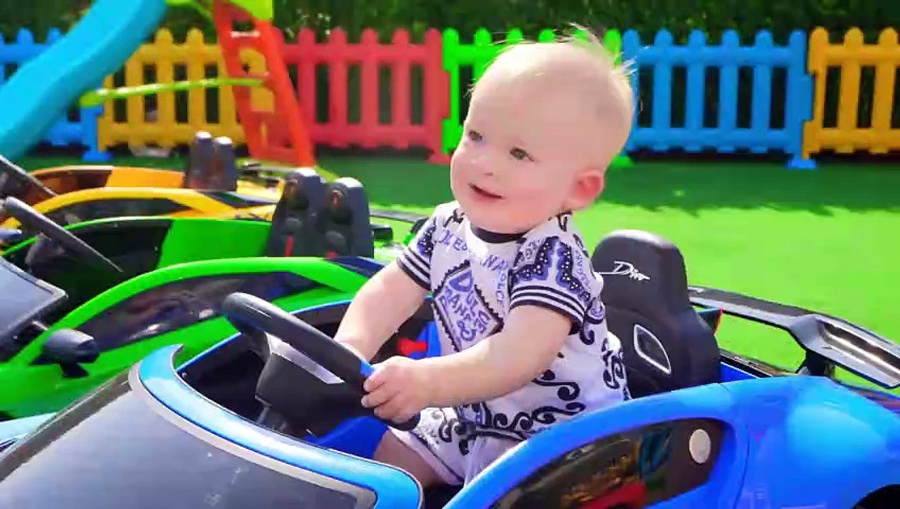 Oliver and Mom BalloonMan Helps People Adventure