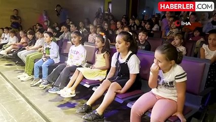 Hansel ve Gretel Tiyatrosu Çocuklarla Buluştu