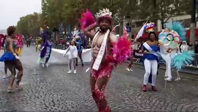 [PARIS] Le Carnaval Tropical s'empare des Champs-Elysées (2)