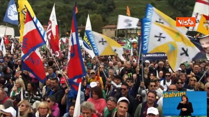 Salvini: "Abbraccio Bossi-Maroni che ci hanno accompagnato fin qui"