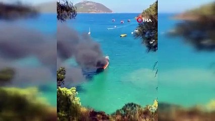 Gezi teknesi alev topuna döndü