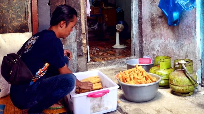 Melongok Kampung Lumpia Surabaya, Pemasok Saat Pertandingan Sepak Bola