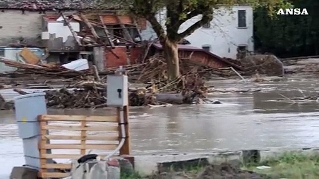 Alluvione in Emilia-Romagna, il Lamone rompe ancora l'argine