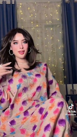 Sexy uzzi