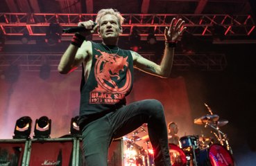 Deryck Whibley claims he received abuse from former manager