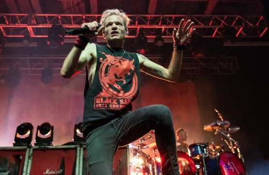 Deryck Whibley claims he received abuse from former manager
