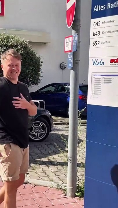 Sein lachen ist ansteckend  #barber #friseur #lowfade #skindade #curlyhair #locken #fluffyhair #tex