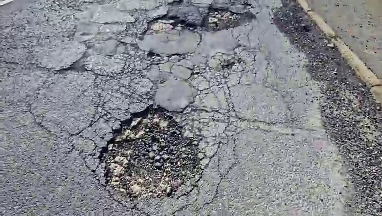 Potholes on Southfields Drive