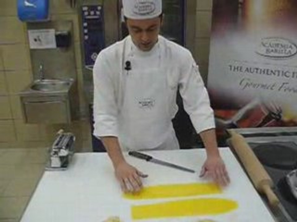 How to prepare Fresh Pasta - Traditional Italian Pasta Tools