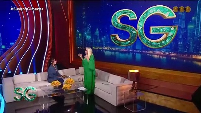 Wanda Nara, en el living de Susana Giménez