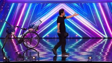 GOLDEN BUZZER magic with the SPELLBINDING Keiichi Iwasaki! _ Auditions _ BGT 2022..