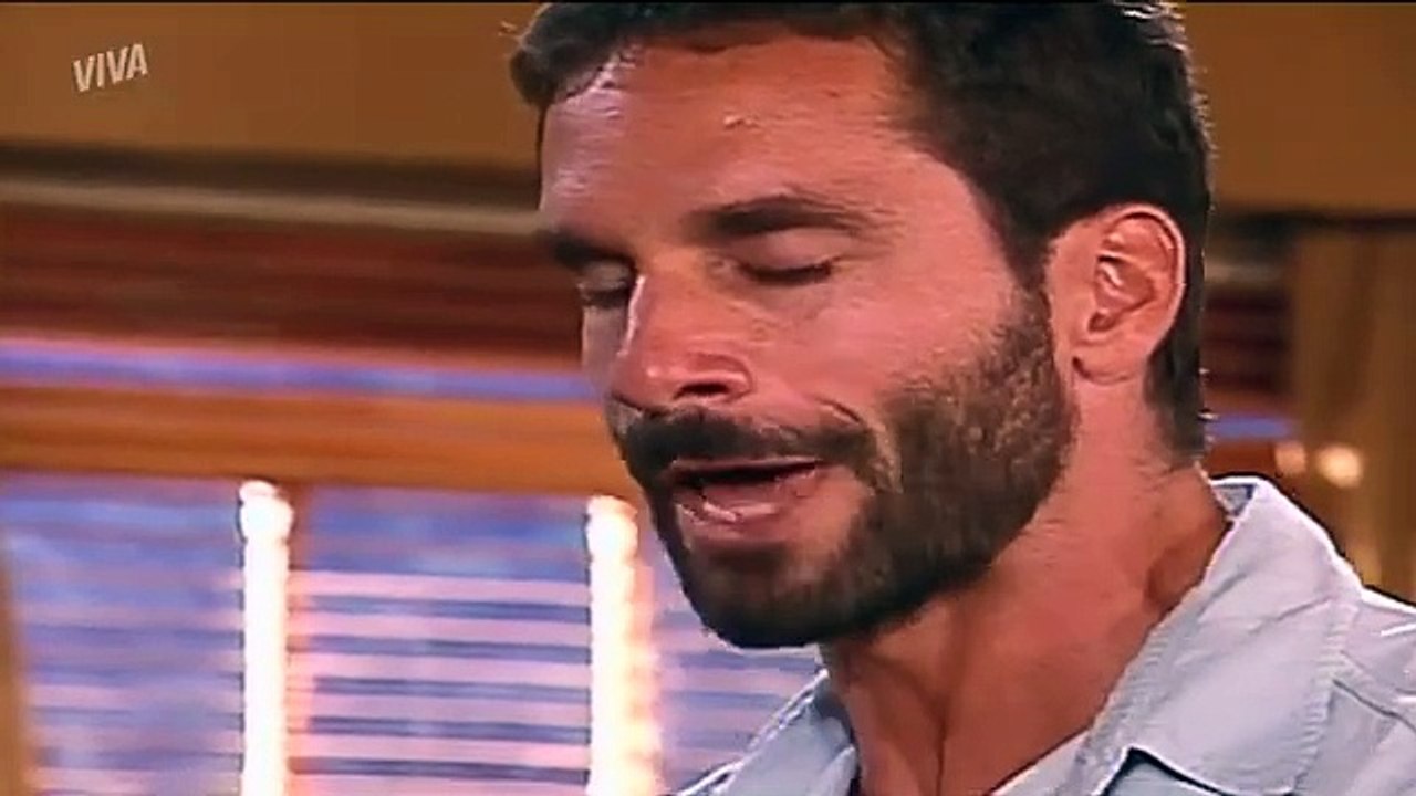 Novela Cara e Coroa (1995) - Mauro provoca Miguel e leva soco na cara